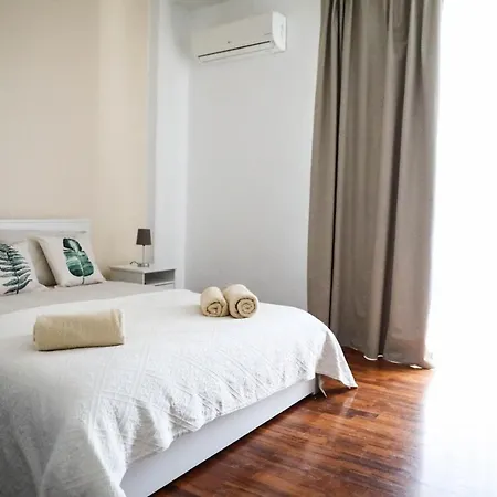 Aura Rent Of With Shared Kitchen Casa de hóspedes