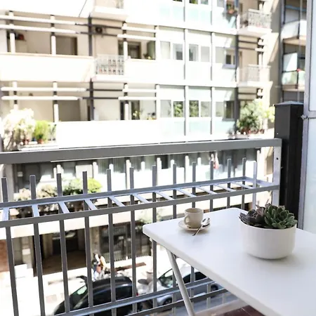 Aura Rent Of With Shared Kitchen 招待所 3*