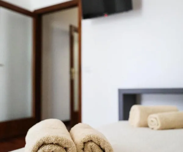 Aura Rent Of With Shared Kitchen 招待所 3*